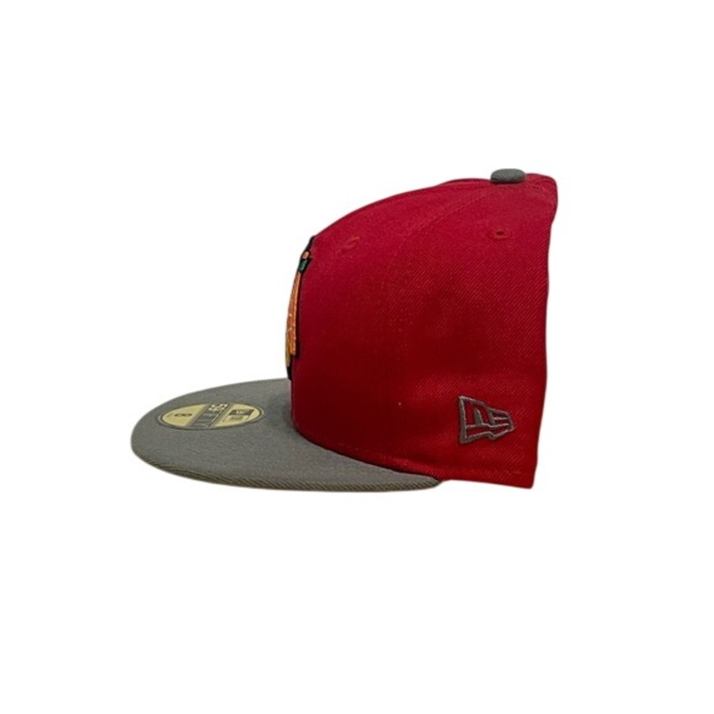 New Era 59FIFTY Chicago Blackhawks Fitted Hat Size 8 Red Grey NHL Cap - Picture 2 of 4